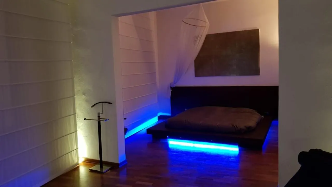 La Casa Con Piscina Riscaldata Interna Anna Luxury Garden Apartment Pisa