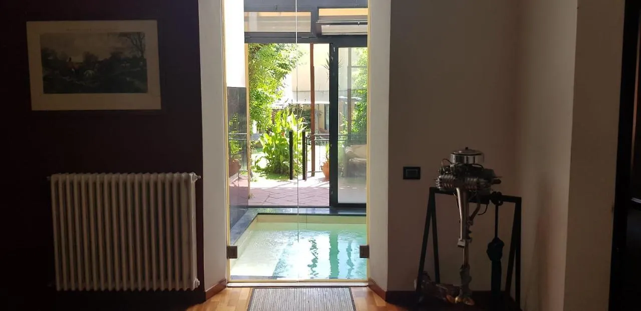 La Casa Con Piscina Riscaldata Interna Anna Luxury Garden Apartment Pisa