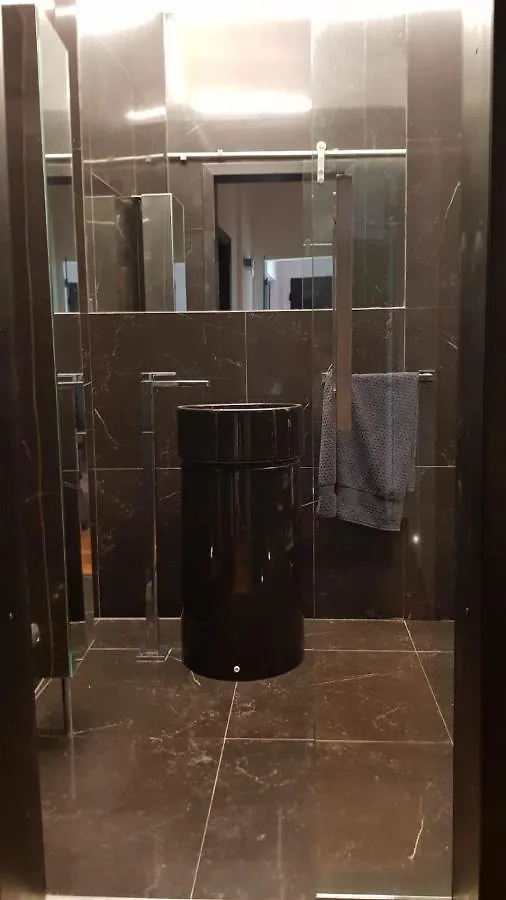 La Casa Con Piscina Riscaldata Interna Anna Luxury Garden Apartment Pisa Italy